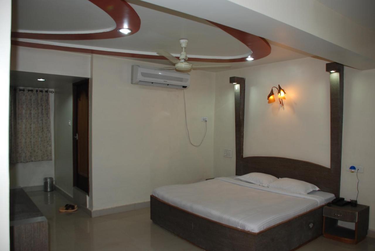 Hotel Grand Arjun Rāipur Eksteriør billede