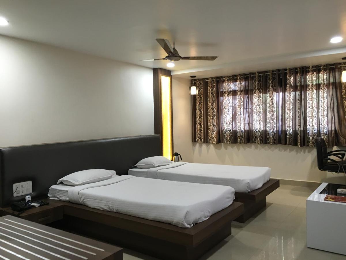 Hotel Grand Arjun Rāipur Eksteriør billede