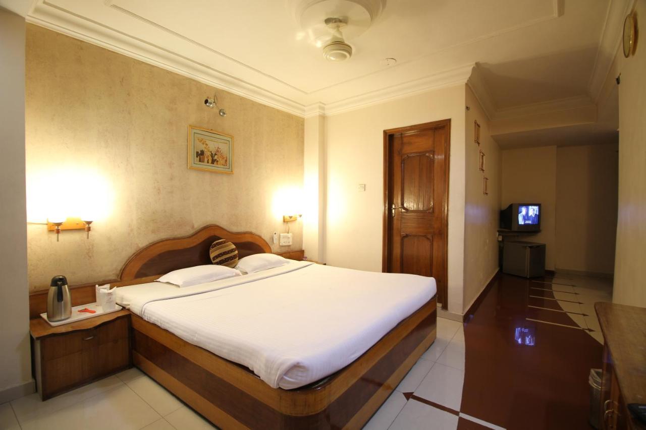 Hotel Grand Arjun Rāipur Eksteriør billede