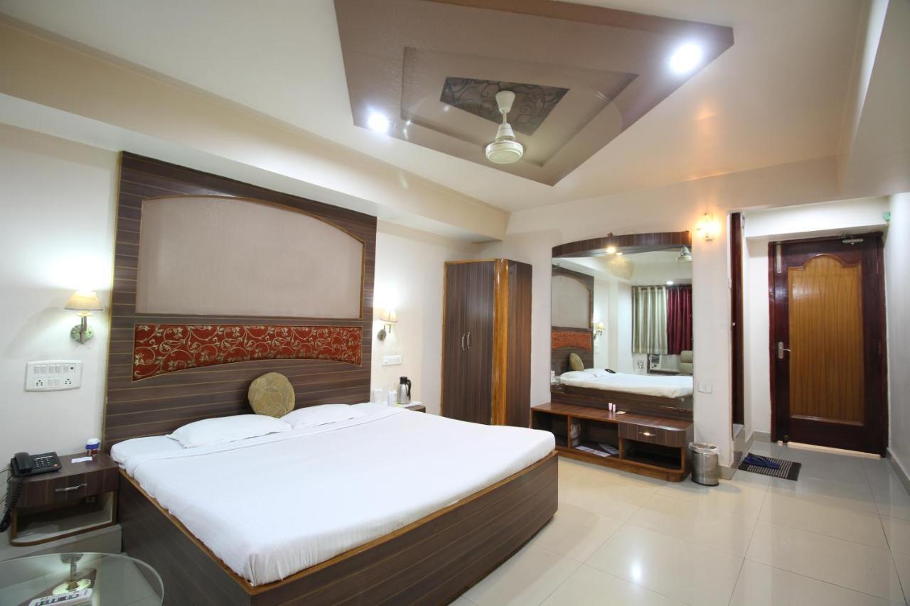 Hotel Grand Arjun Rāipur Eksteriør billede