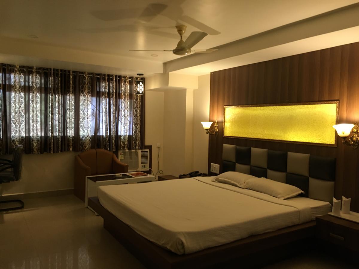 Hotel Grand Arjun Rāipur Eksteriør billede