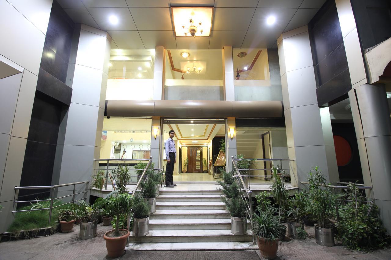 Hotel Grand Arjun Rāipur Eksteriør billede