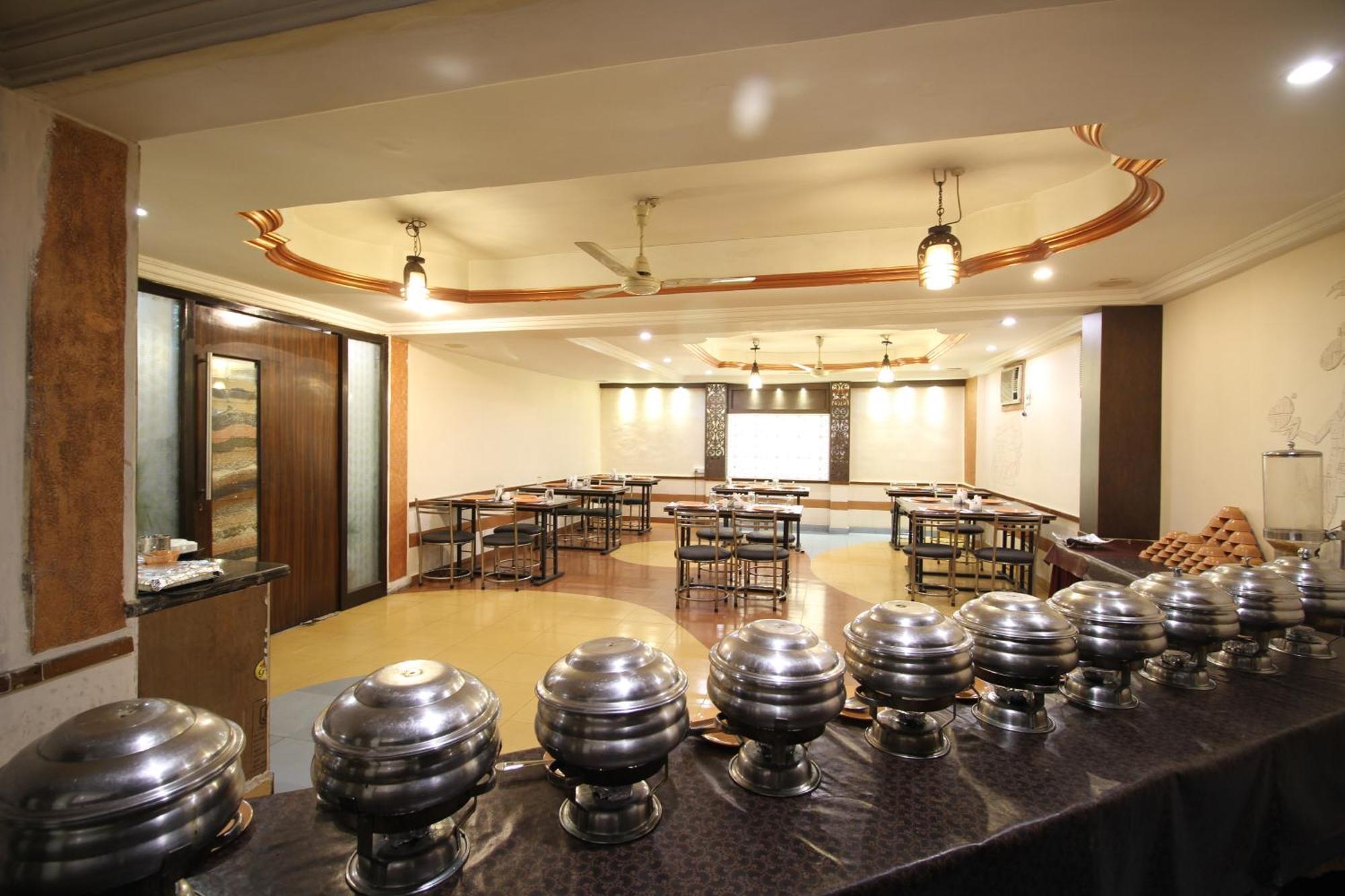 Hotel Grand Arjun Rāipur Eksteriør billede