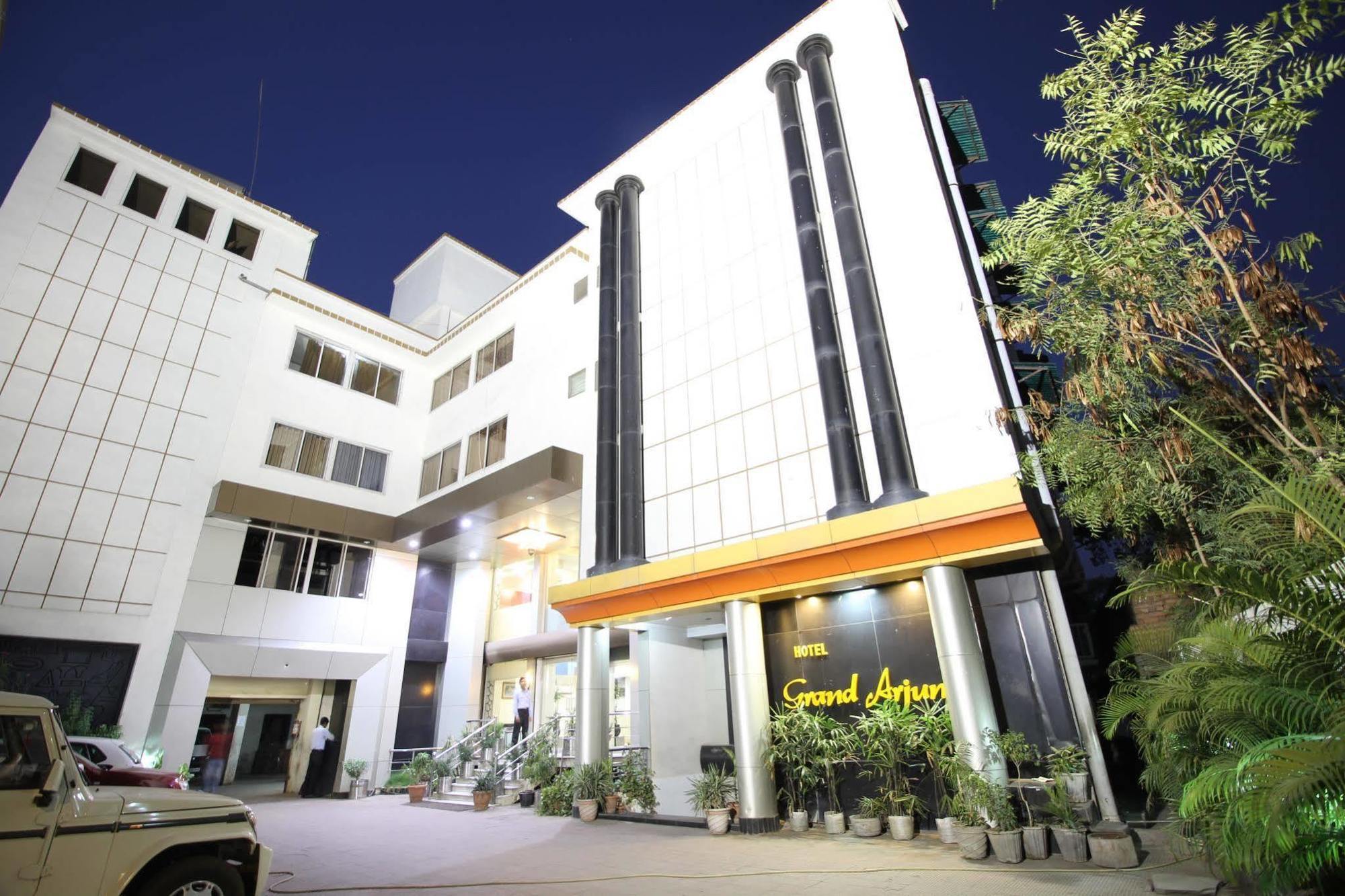 Hotel Grand Arjun Rāipur Eksteriør billede