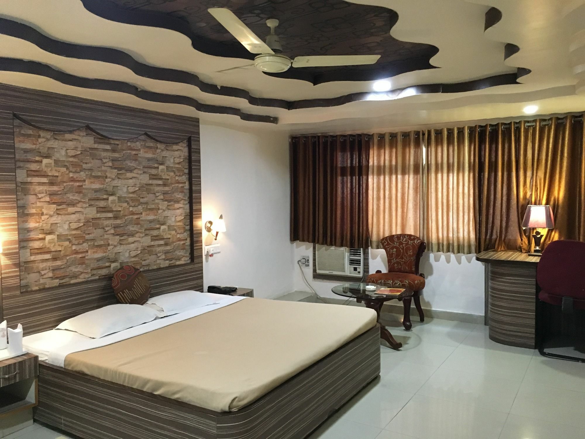 Hotel Grand Arjun Rāipur Eksteriør billede